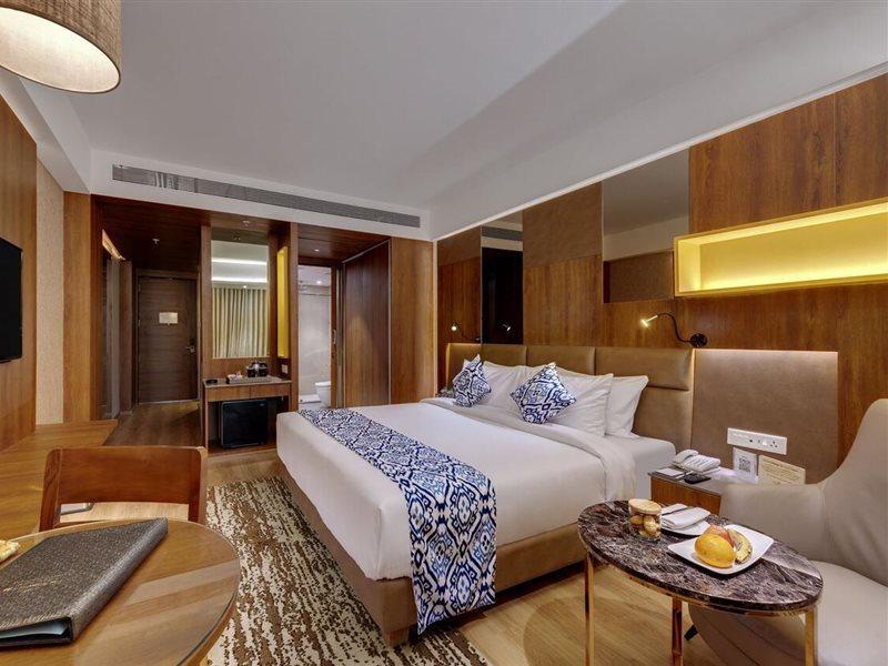 Leo Resorts Junagadh Exteriör bild